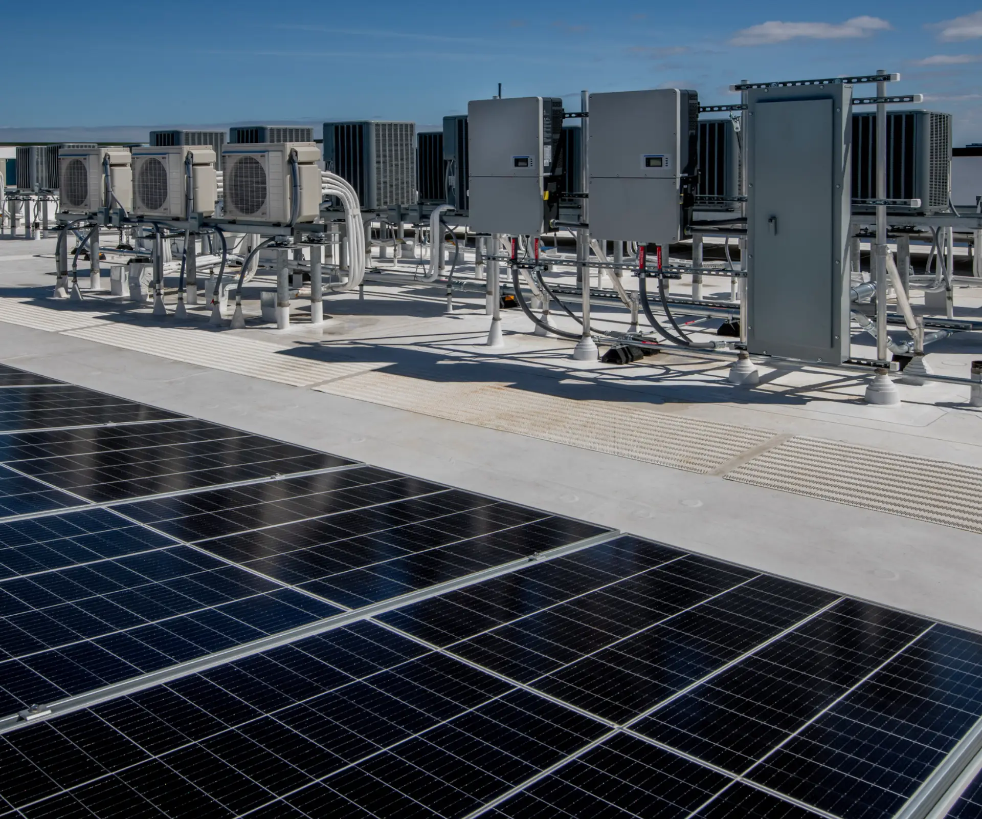 Industrial rooftop with solar energy setup